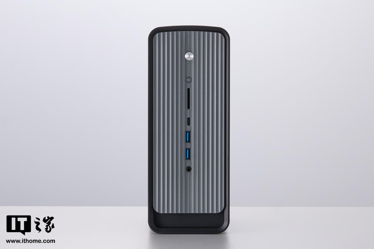 Lenovo NUC AI Max+395 front I/O